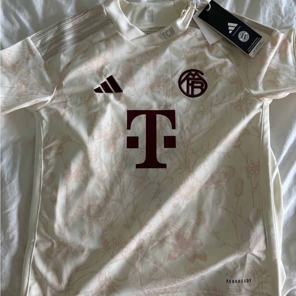 Harry Kane Bayern Munich Kit NWT